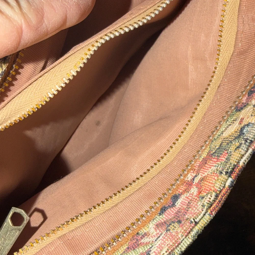 Vintage Floral Tapestry Shoulder Bag - Picture 5 of 9